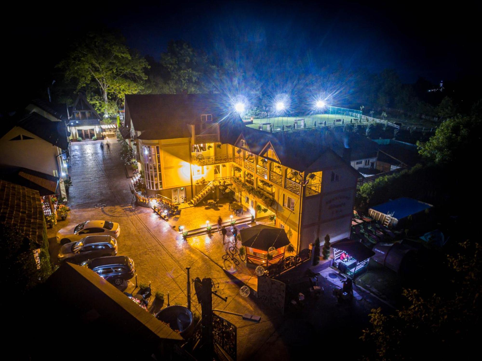 Pensiunea Mihaela-Transalpina Novaci-Străini Exterior foto