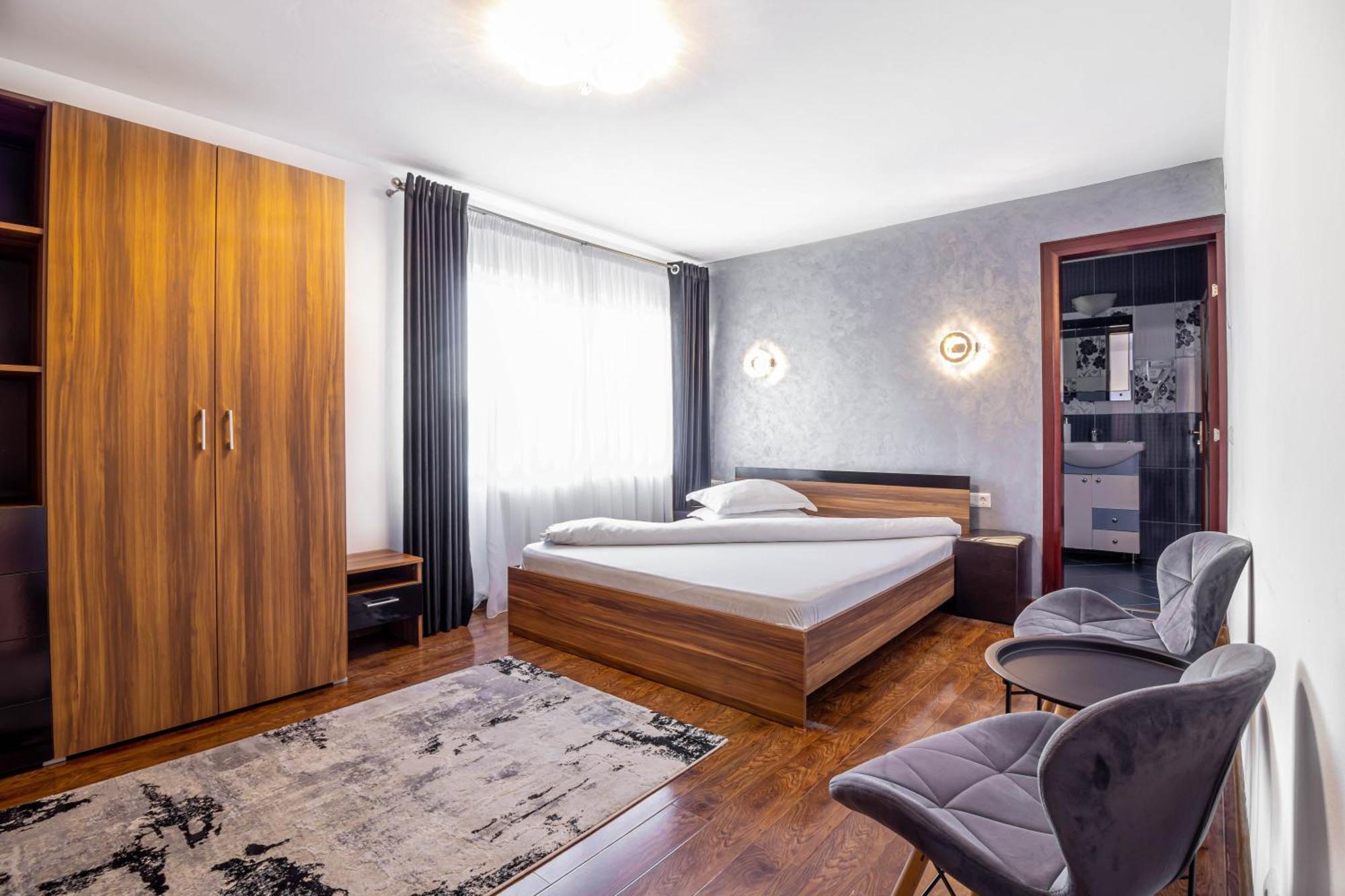 Pensiunea Mihaela-Transalpina Novaci-Străini Habitación foto