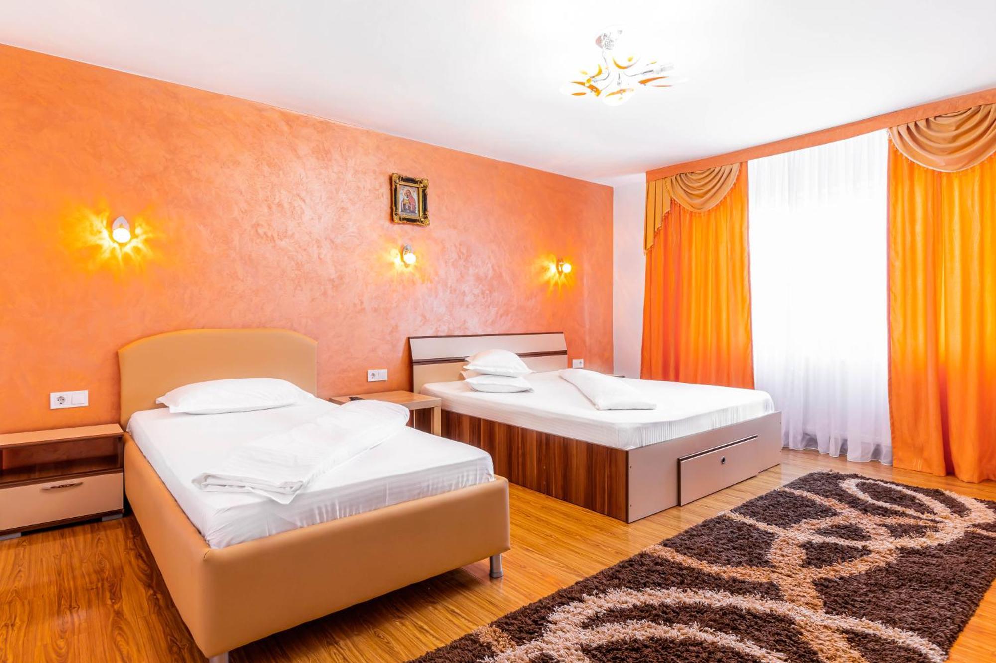 Pensiunea Mihaela-Transalpina Novaci-Străini Habitación foto